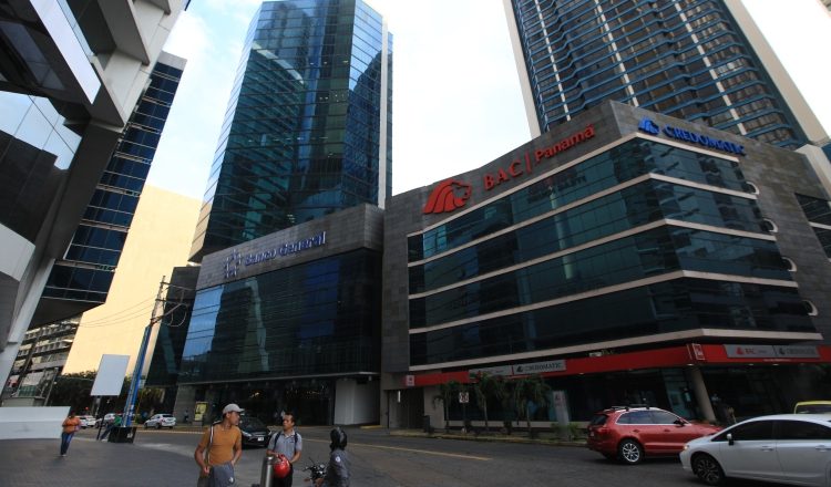 La Inversión Directa Extranjera (IDE) ascendió a $3 mil 19 millones en los primeros seis meses de 2016, según datos de  la Contraloría General de Panamá. Archivo