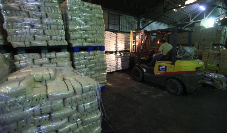 Autoridades se comprometieron a  comprar 500 mil quintales de la producción local. /Foto Archivo