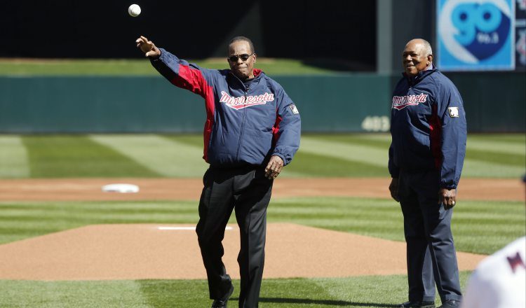 Rod Carew recibió este año un homenaje por los Mellizos de Minnesota, equipo con el que jugó 19 campañas en las mayores. AP