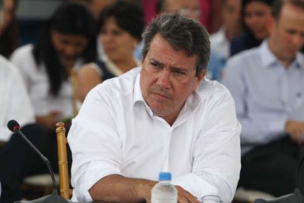 Incapacidad del MOP: Las calles de Panamá, tanto en la capital como en el interior del país se encuentran en mal estado, denuncian  conductores y residentes, quienes  llevan meses pidiendo una rápida solución por parte del  ministro Ramón Arosemena.