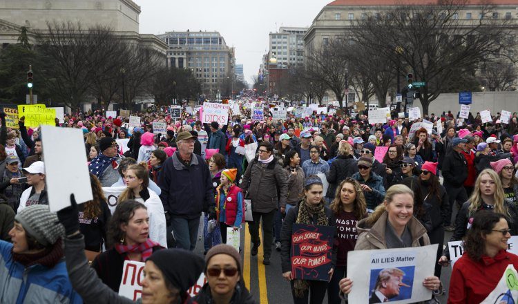 En Washington y varias ciudades estadounidenses las mujeres se tomaron las calles. AP