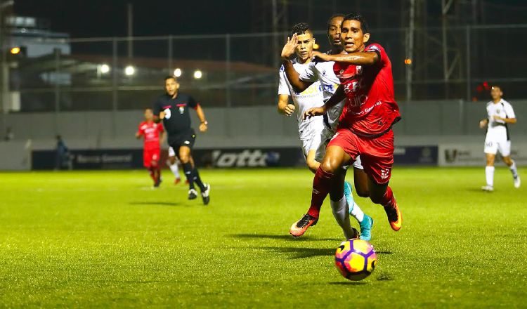 Carlos Rodríguez, el lateral izquierdo de 26 años, en un juego del San Francisco. /Foto Cortesía:Fepafut