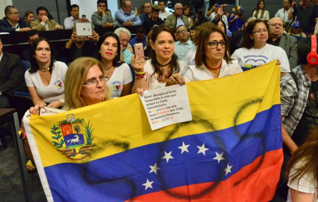 Venezolanos en varias partes del mundo protestan exigiendo el fin de la dictadura. FOTO/EFE 