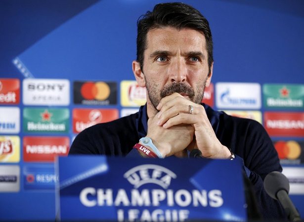 A Buffon le hace falta la Champions.
