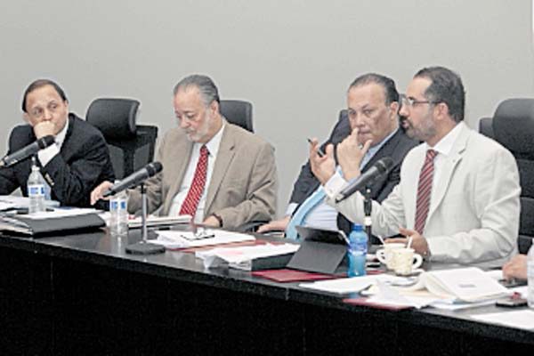 Disparidad entre partidos e independientes se mantiene