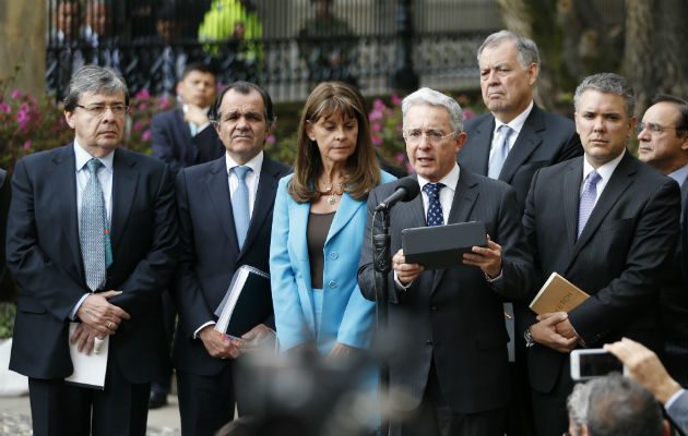 Se disculpó al manifestar que las madres que lo denunciaron "no estuvieron en la reunión". 