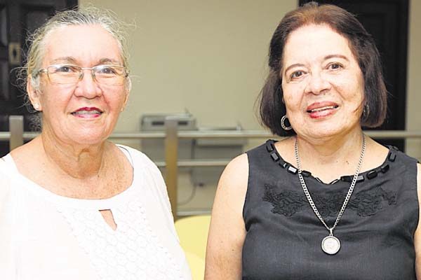 6. Lourdes de Figueroa y Elizabeth de Villalobos.