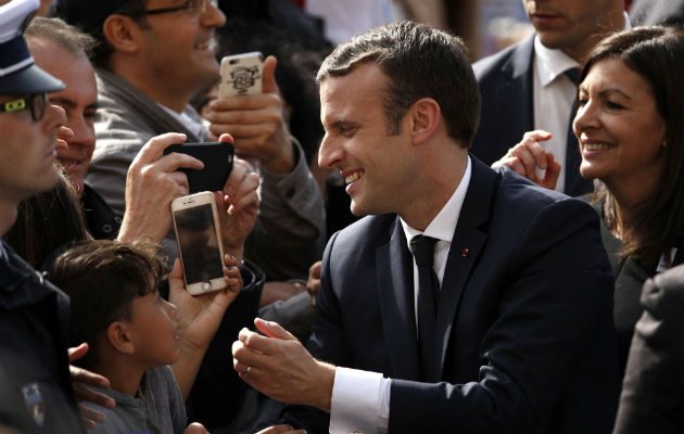 El presidente francés  Emmanuel Macron, espera nombrar pronto a  su primer ministro. FOTO/AP