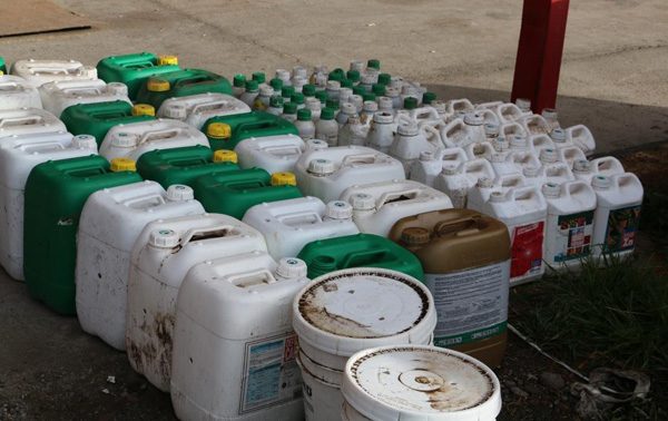 La importación de productos de plaguicidas se ha mantenido por varios años en  más de 6,000 Toneladas Métricas. Foto/Tomada del Internet