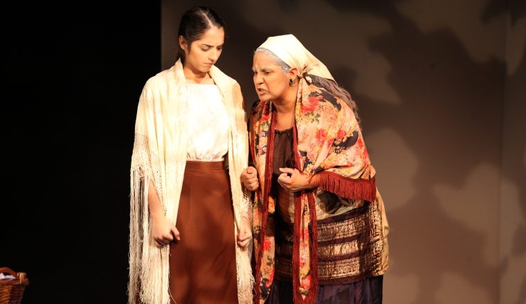 Yerma y la vieja. Esta tuvo 11 hijos. Nueve viven.