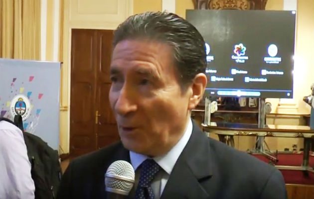 Embajador de Francia en Panamá, Piere-Henry Guinard.