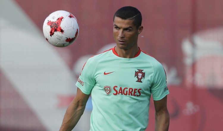 Cristiano Ronaldo está actualmente concentrado con la selección de su país, que participará en la Copa Confederaciones en Rusia. AP