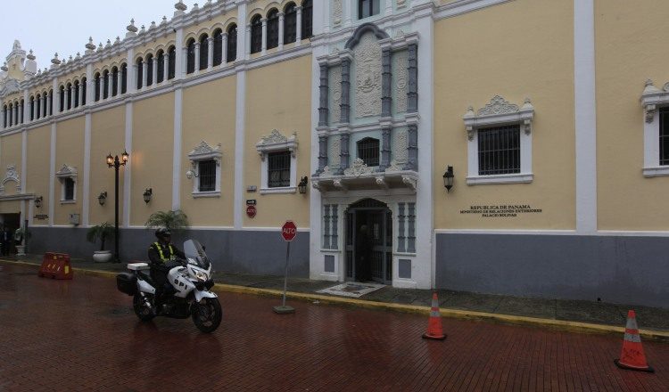 La Embajada de Panamá en Estados Unidos habría actuado de manera ilícita, según la defensa de Ricardo Martinelli. /Foto Archivo