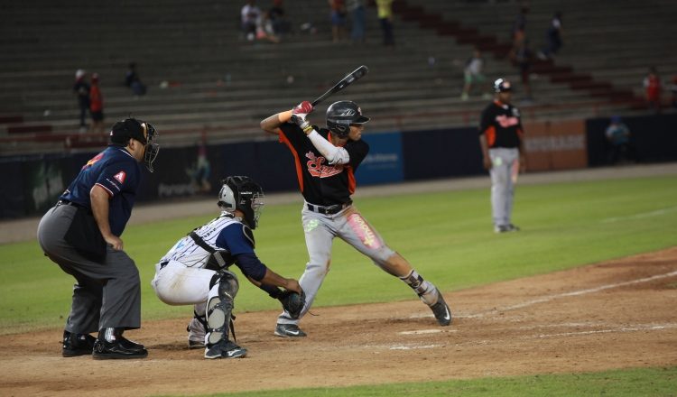 Leonardo Jiménez vistió la camiseta del subcampeón Los Santos en el pasado torneo nacional de béisbol juvenil 2017. Anayansi Gamez