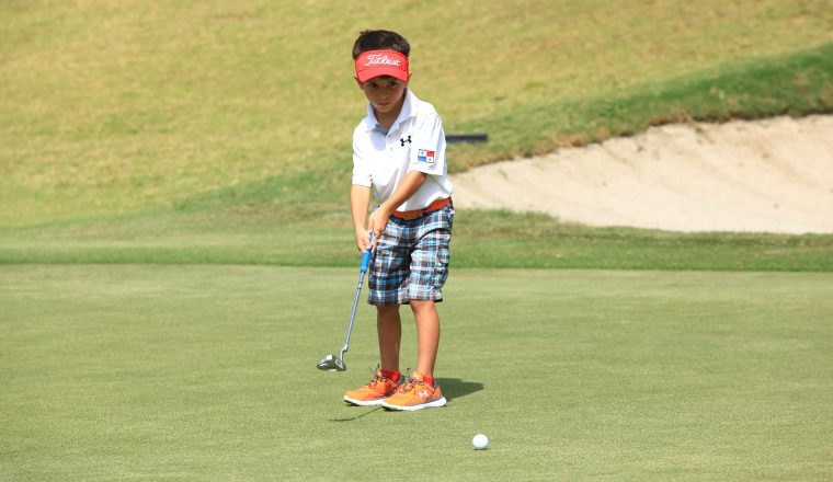 3.  Ernesto Durán  ganó el campeonato de su categoría, siete años y menos.