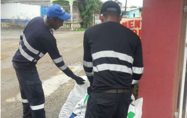 Personal de Emaus procederá al cobro por el servicio a la misma casa en La Chorrera. Foto: Eric Montenegro