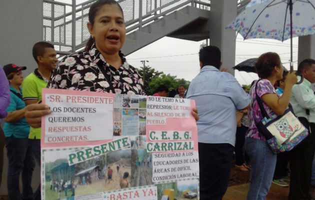 Los manifestantes sostienen que mantendrán su lucha a orillas de la Interamericana en Horconcitos hasta recibir respuesta. Foto: Mayra Madrid