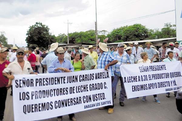 Se quejan de haber sido inundados de queso importado. /Foto Zenaida Vásquez 