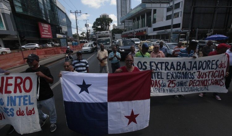 Un grupo de jubilados protestará hoy en contra de los bonos para saldar la deuda. /Foto Archivo