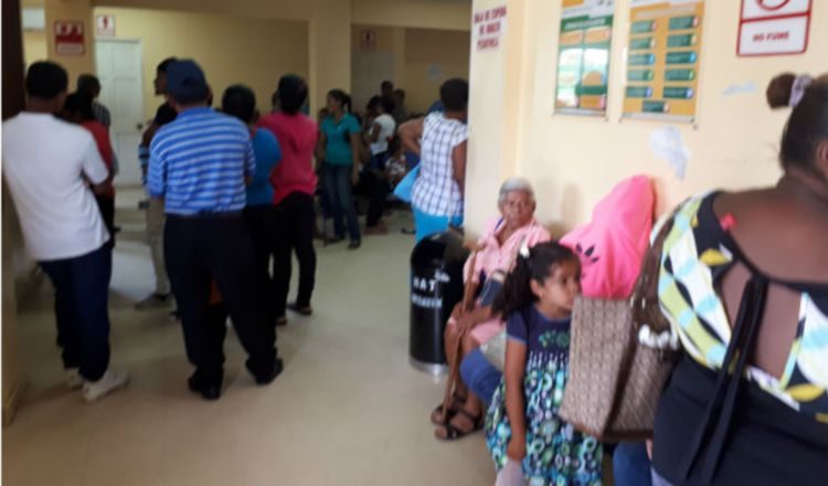 El tener que acudir a otras instalaciones de salud desmejora la calidad de vida de los pacientes.  Elena Valdez