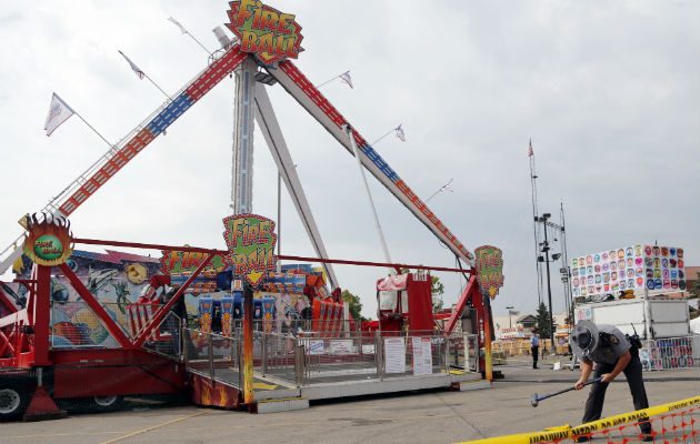 El juego mecánico llamado Fire Ball tenía 18 años de antigüedad.  FOTO/AP
