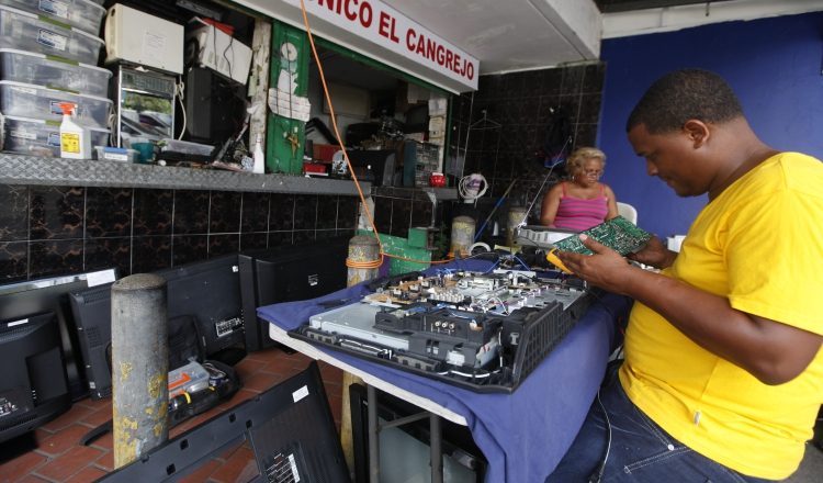 El emprendedor ve oportunidades donde otros ven crisis para cubrir otras necesidades, ya que al final el ser humano necesita consumir, destacan los expertos. /Foto Archivo