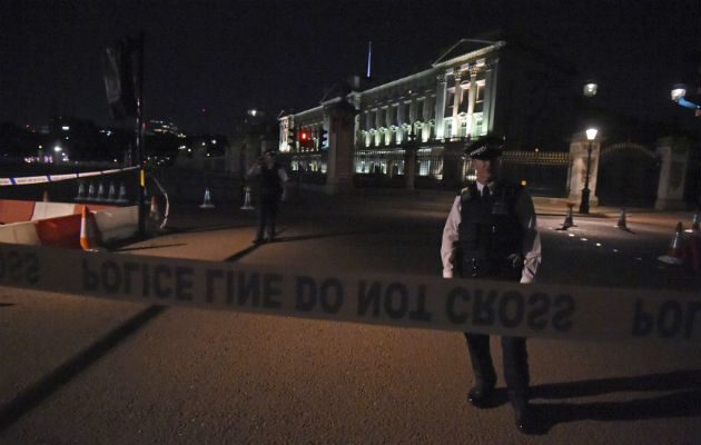 El alcalde de Londres, Sadiq Khan, destacó, por su parte, la respuesta "heroica y profesional" de la Policía. FOTO/AP