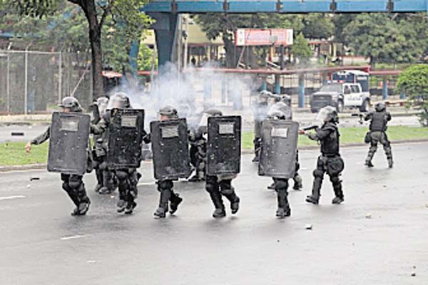 Últimas protestas han concluido con detenidos y medidas cautelares