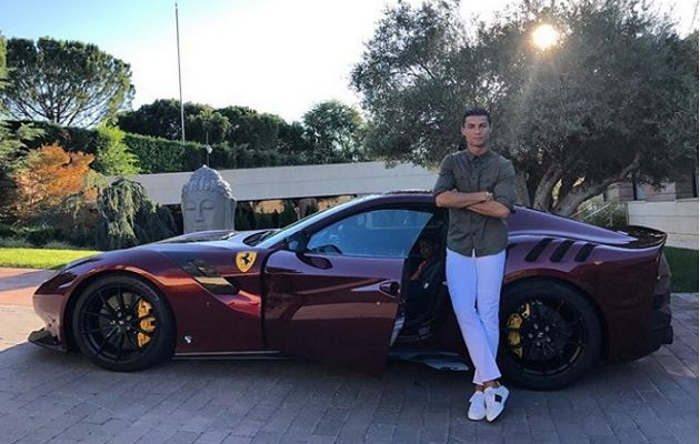 Cristiano tiene un garage de película. 