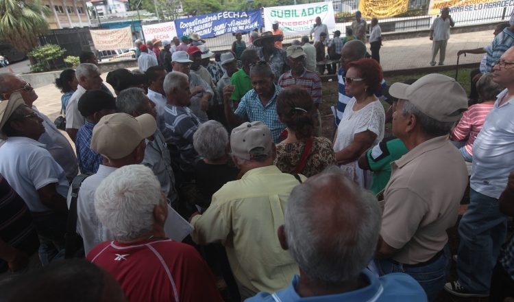 La lucha fue emprendida por un grupo de jubilados hace años, cuyo centro de operación fue el Parque Porras. Luego se dividió por diferencias de criterio. /Foto Archivo
