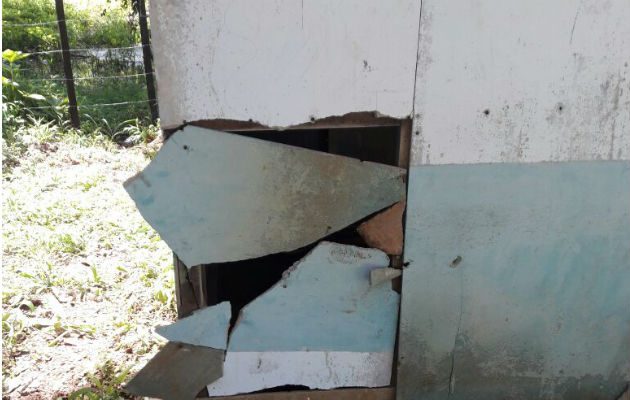 Los moradores deben enfrentar la falta de suministro o baja presión. Foto: Thays Domínguez