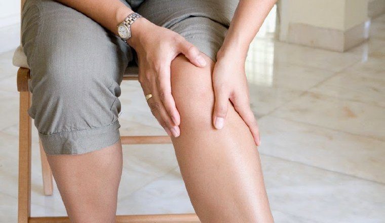 Hinchazón de las piernas, pies o cuerpo.