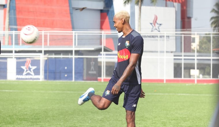 Ariano estuvo como invitado a los entrenamientos de la Roja. /Foto Josué Arosemena