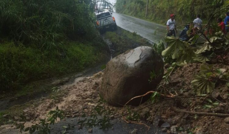 Fuertes lluvias en la zona han causado los deslizamientos. /Foto Mayra Madrid