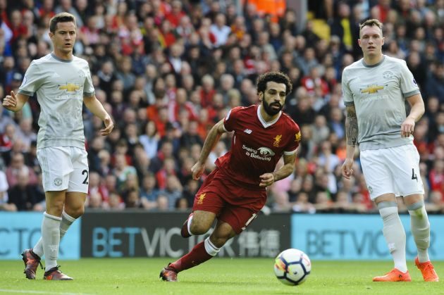 El egipcio Salah (c) fue un dolor de cabeza. Foto EFE