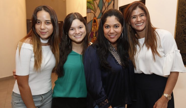 3. Rosa Corro, María Lacayo, Marta de Barranco y Kally de Lacayo.
