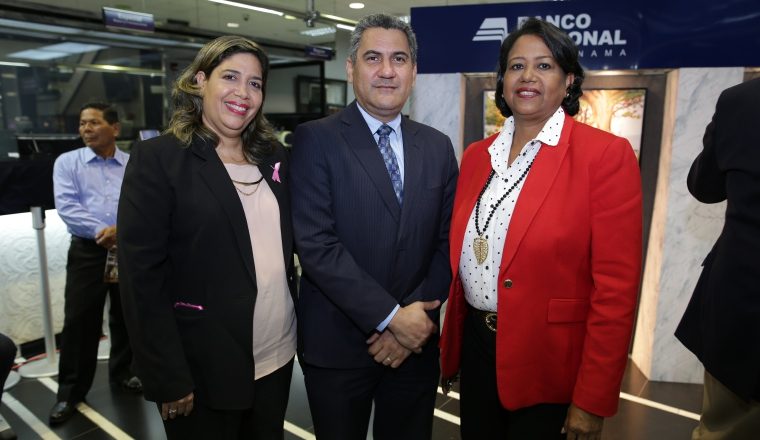 3. Liliana Pinilla, Manuel Tejada y Dayra de Sauri.