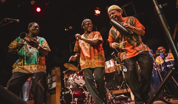 La famosa agrupación 'Los Beachers", en una de sus tan gustadas  presentaciones. /Foto Luis  Cantillo