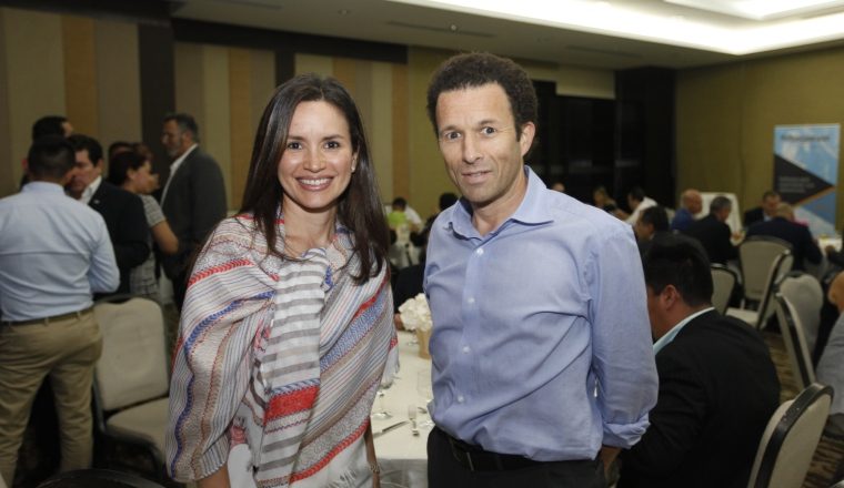 2. Maricarmen Araúz y John Dreszer.