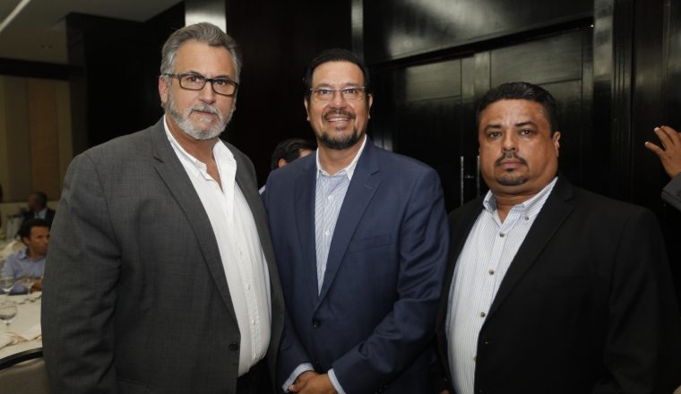 3. Alejo Aguilar, Marco Gutiérrez y Luis Hernández.