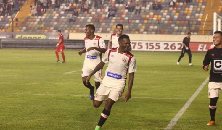"Negrito" Quintero también es jugador del seleccionado panameño. /Foto Cortesía.