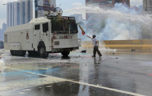 La medida restrictiva contra Venezuela se da por los actos represivos del Gobierno de Nicolás Maduro.