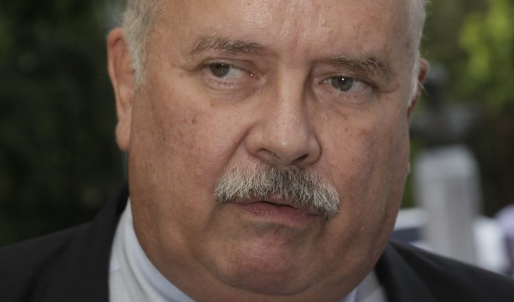  Expertos opinan que las condiciones no son del todo favorables para la libre postulación.