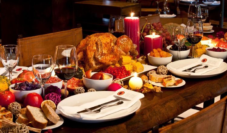 Lo ideal para estas fechas es tener un menú variado que incluya platillos saludables como ensaladas. 