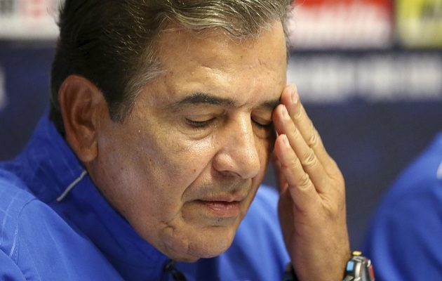 Pinto dijo que estaba golpeado emocionalmente.