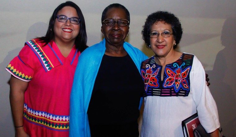 2. Valeria Lara, Patricia Smith y Cecilia Herrera.