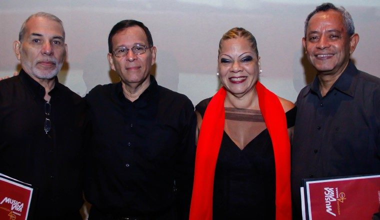 3. Manuel Camaño, Gisela Cerezo y Alberto De Icaza.
