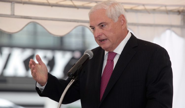 La defensa de Martinelli reiteró que él decidirá en qué momento regresa a Panamá, pero que seguirá enfrentando con su equipo legal los procesos donde se le menciona. Archivo