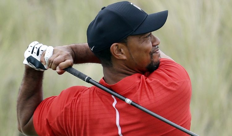Tiger Woods vuelve a los campos de golf. /Foto AP