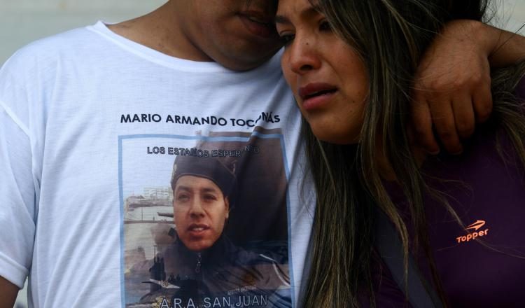 Familiares de la tripulación del submarino los recordaron ayer. EFE